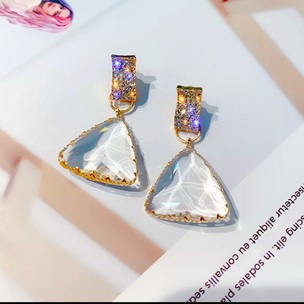 🌟 Triangle Transparent Rhinestone Drop Earrings